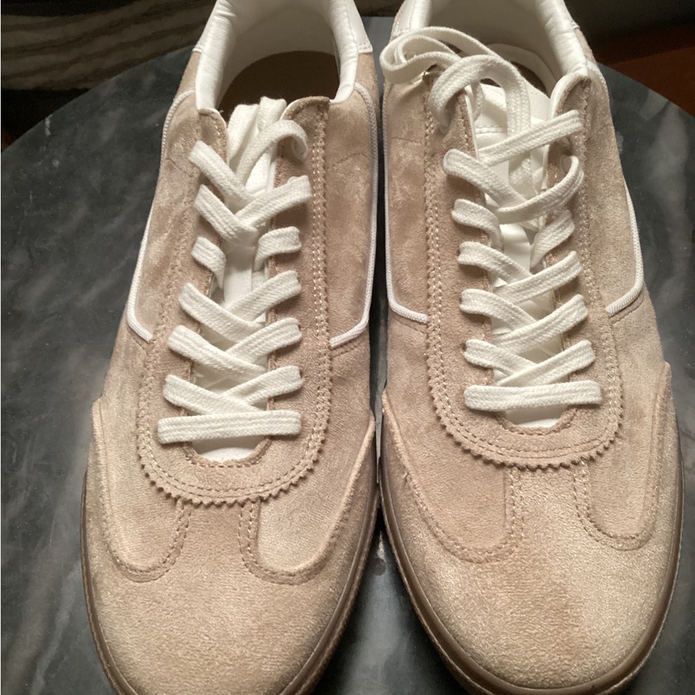 H&M Men's Beige Suede Sneakers, size 10. 302